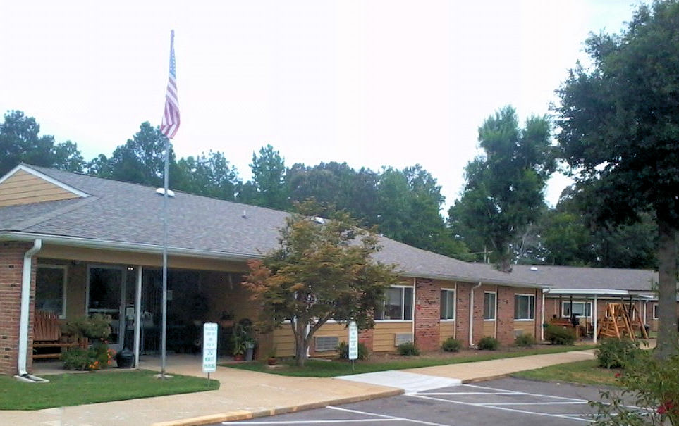 Photos and Video of Parsons Cove Apartments in Parsons, TN